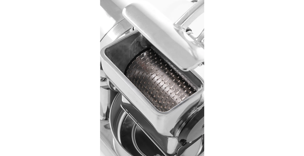 Osterivemaskin med kapasitet opptil 30kg per time 380 watt