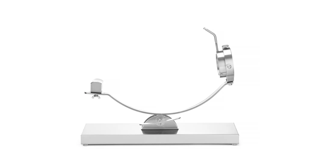 Elegant skinkeholder med vippe- og roteringssystem for perfekt posisjonering under skjæring