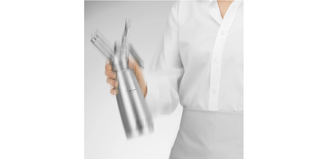 Kremsifon / kremsprøyte Proffserien som inkluderer 3 dyser i rustfritt stål og en rengjøringsbørste