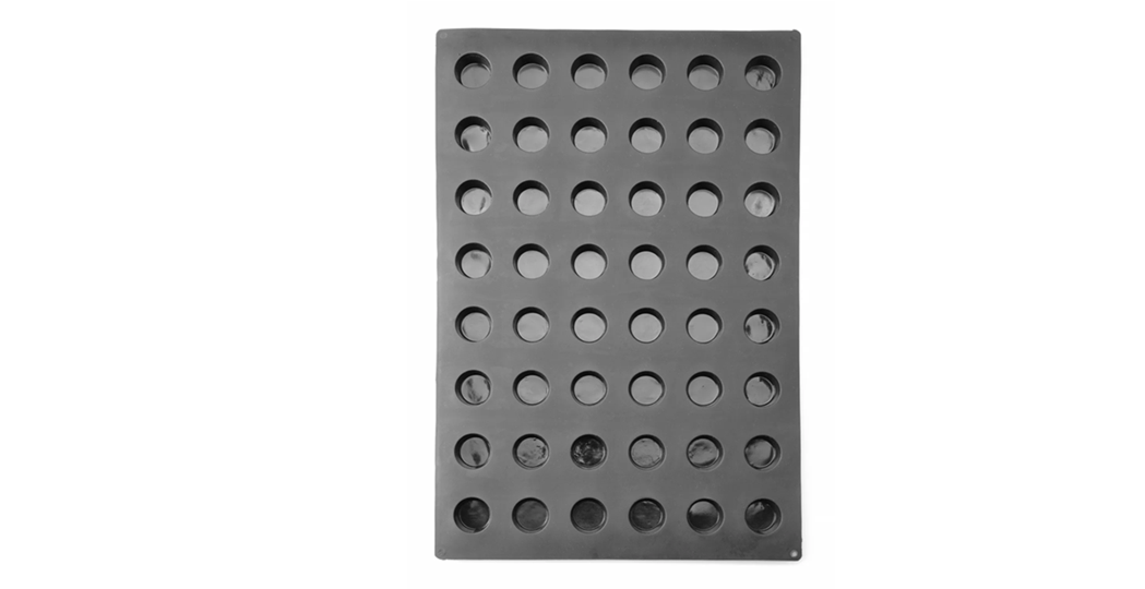 Silikonform for 48 minimuffins eller konfekt, tåler temperatur -30°C til 230°C