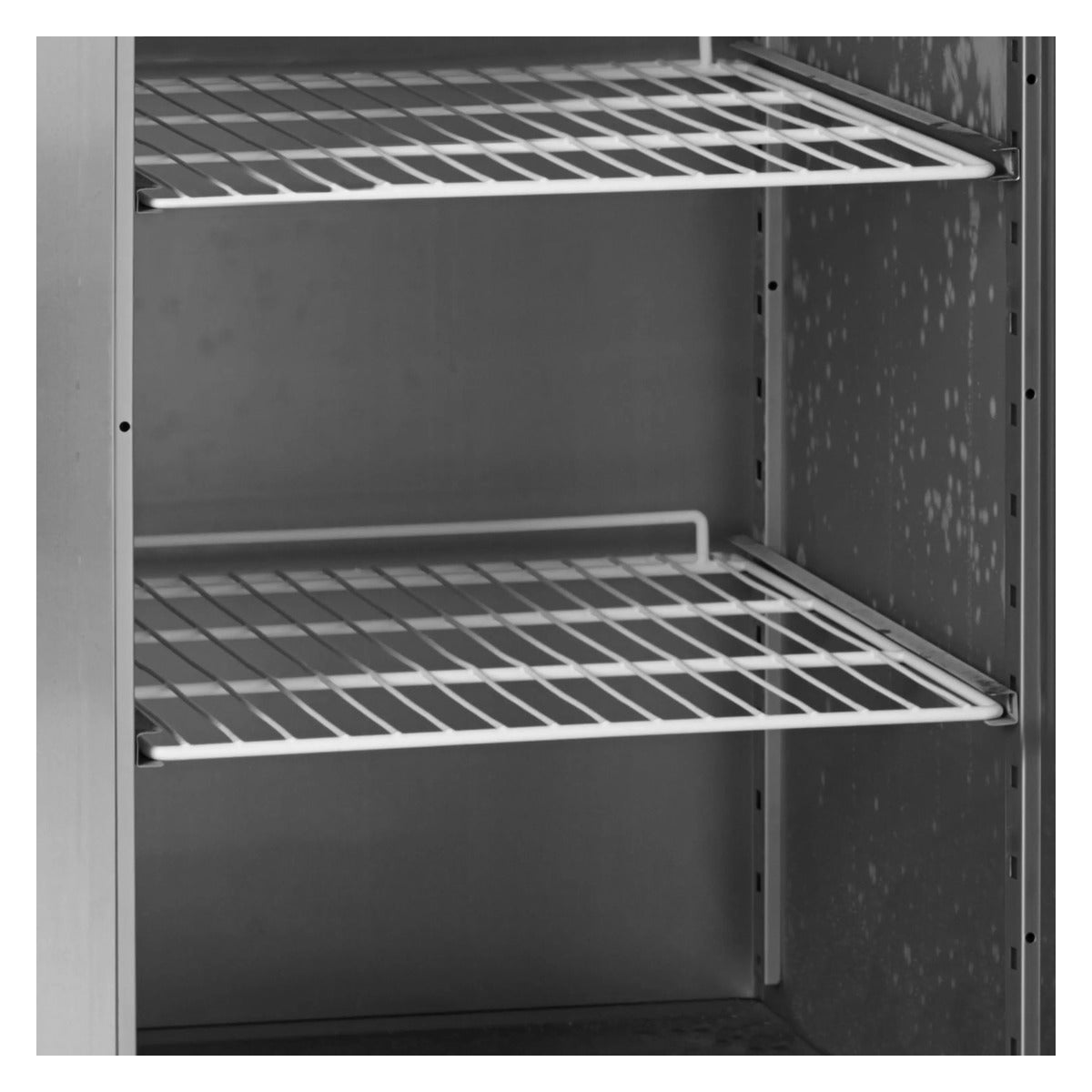 Fryseskap GN2/1 Tefcold GUF70 – ventilert kjøling, rustfritt stål, justerbare hyller