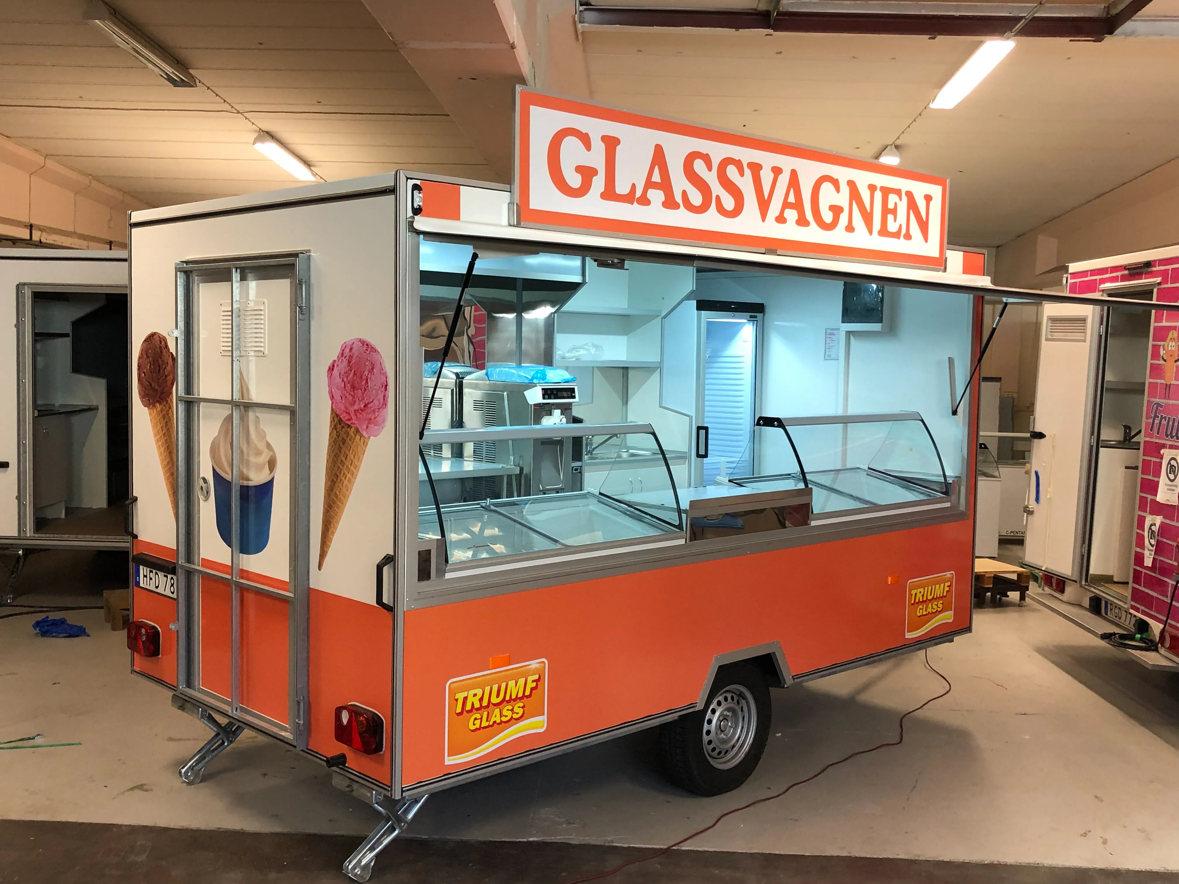 Iskremfryser Tefcold IC402SCE+SO – Serveringsfryser for kuleis med glassbeskyttelse