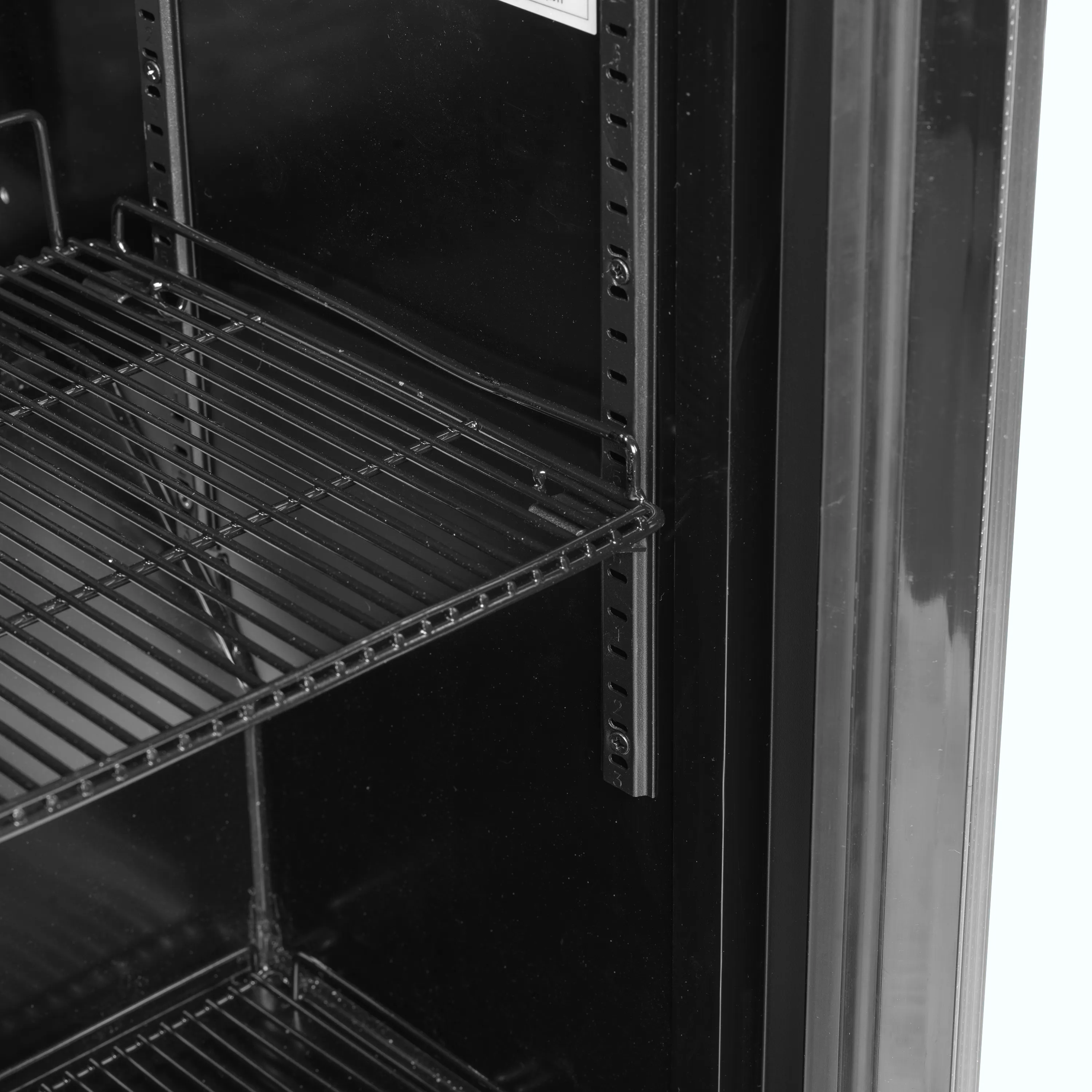 Tefcold Kjøleskap BC60 MC perfekt for melkekjøler til kaffemaskiner (ferdig hull i toppen for slanger)
