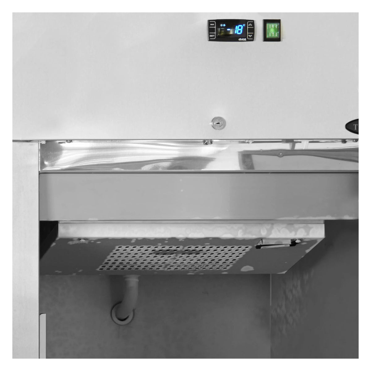 Fryseskap GN2/1 Tefcold GUF70 – ventilert kjøling, rustfritt stål, justerbare hyller